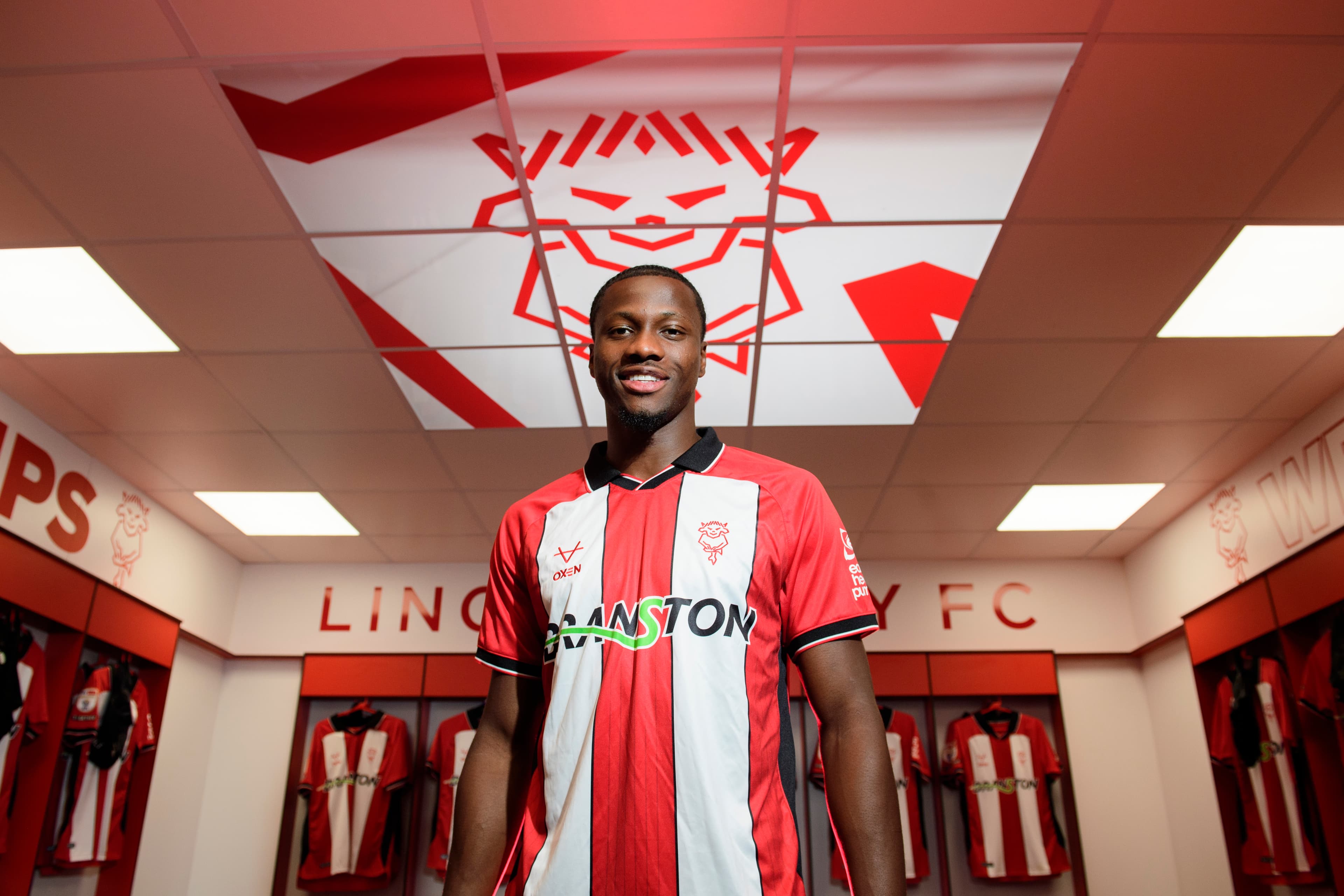 Oyegoke completes Imps move